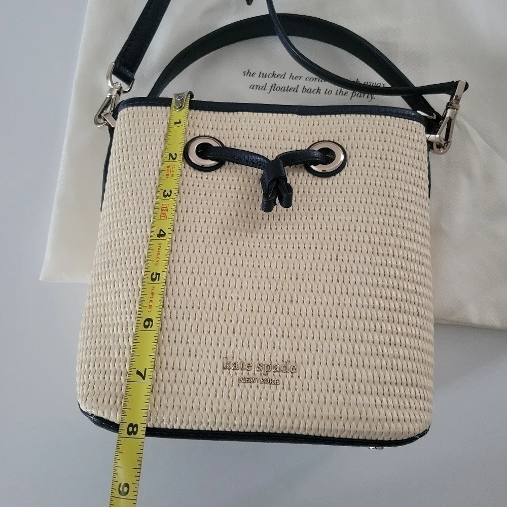 Kate spade Eva  Straw Small Bucket bag.